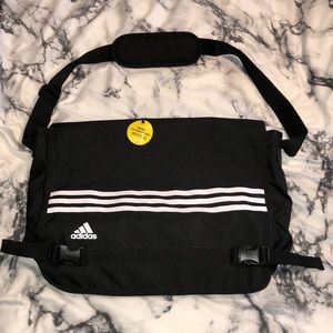 🔥 Adidas Messenger Backpack 🔥